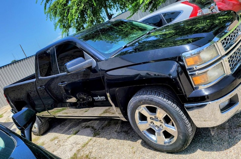 Chevrolet Silverado 1500 Vehicle Image 04