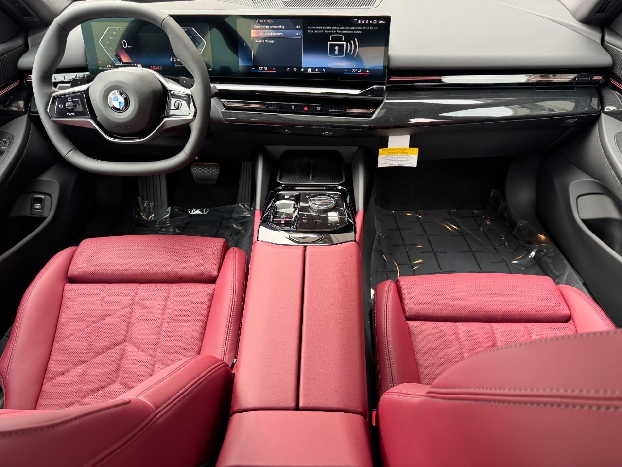BMW 5 Series Vehicle Full-screen Gallery Image 14