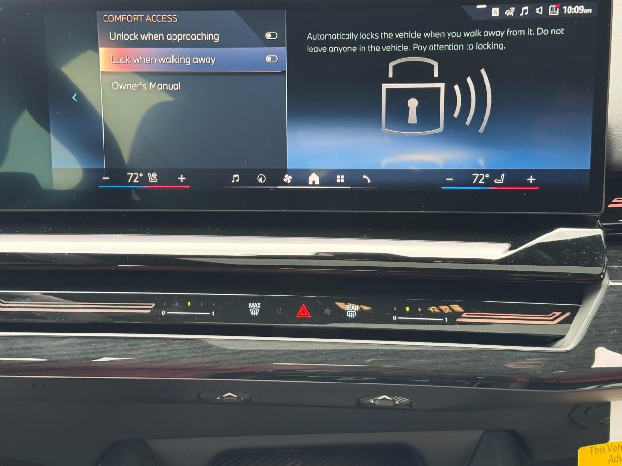 BMW 5 Series Vehicle Full-screen Gallery Image 16