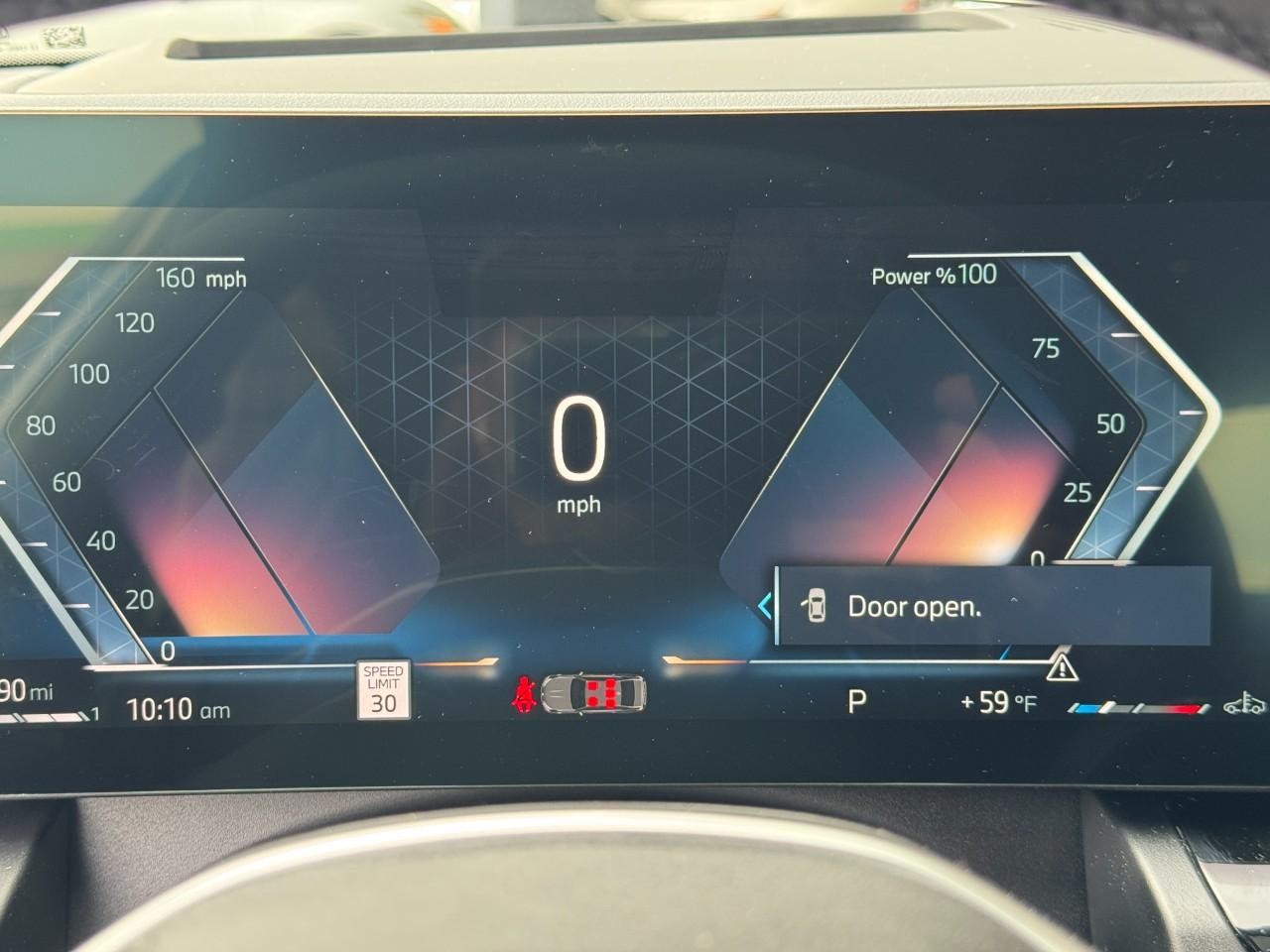 BMW 5 Series Vehicle Full-screen Gallery Image 23