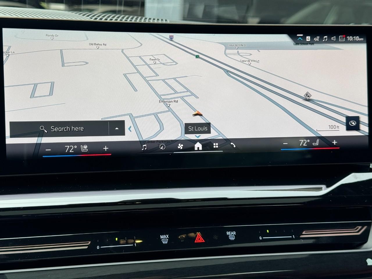 BMW 5 Series Vehicle Full-screen Gallery Image 24