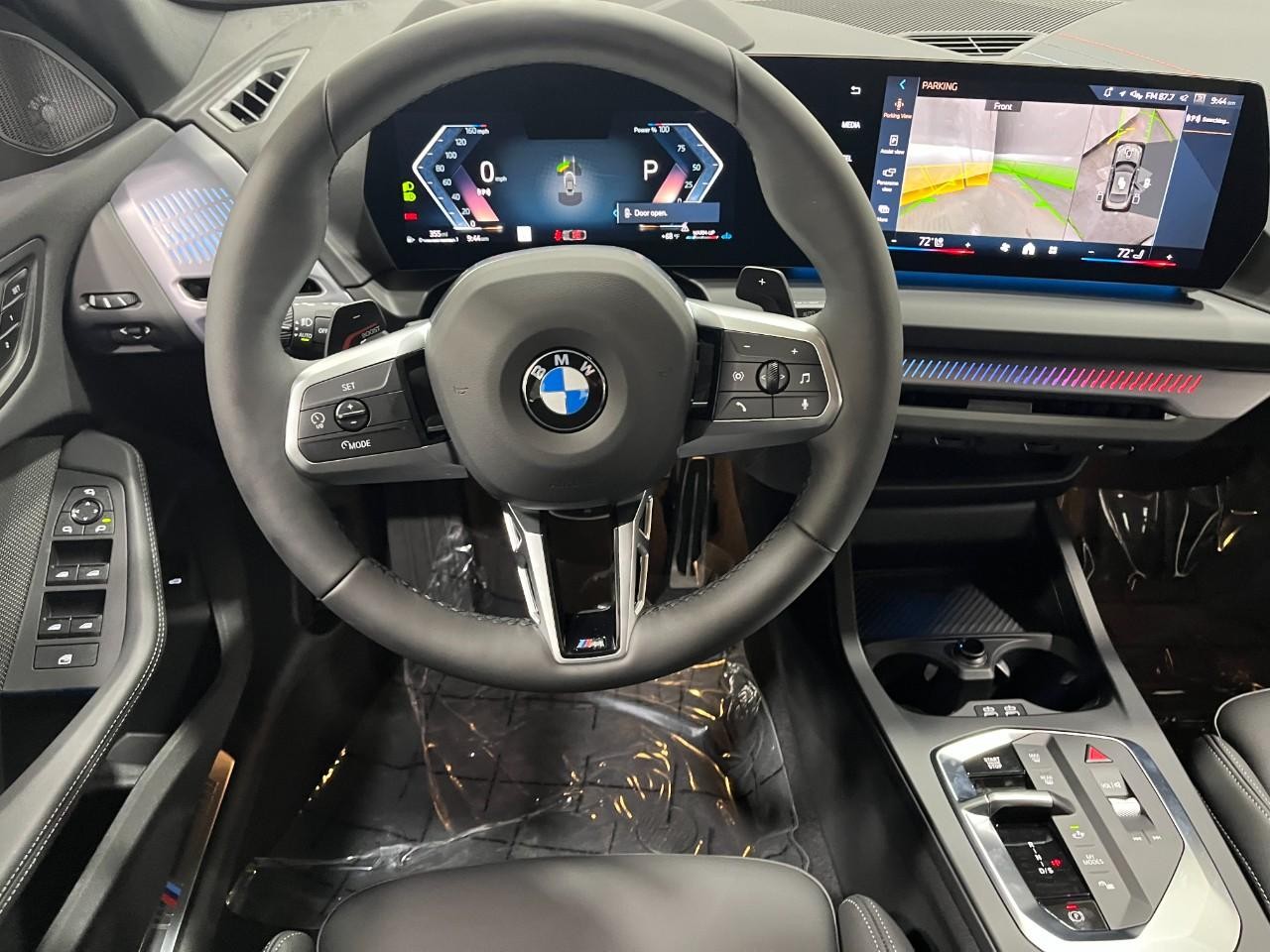 BMW 2 Series Vehicle Full-screen Gallery Image 15