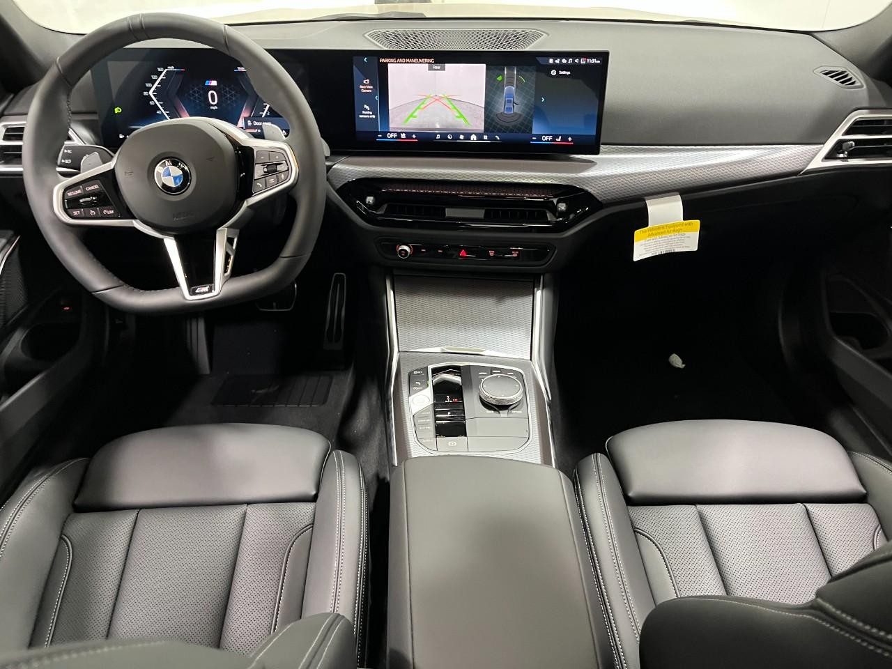 BMW 3 Series Vehicle Full-screen Gallery Image 14