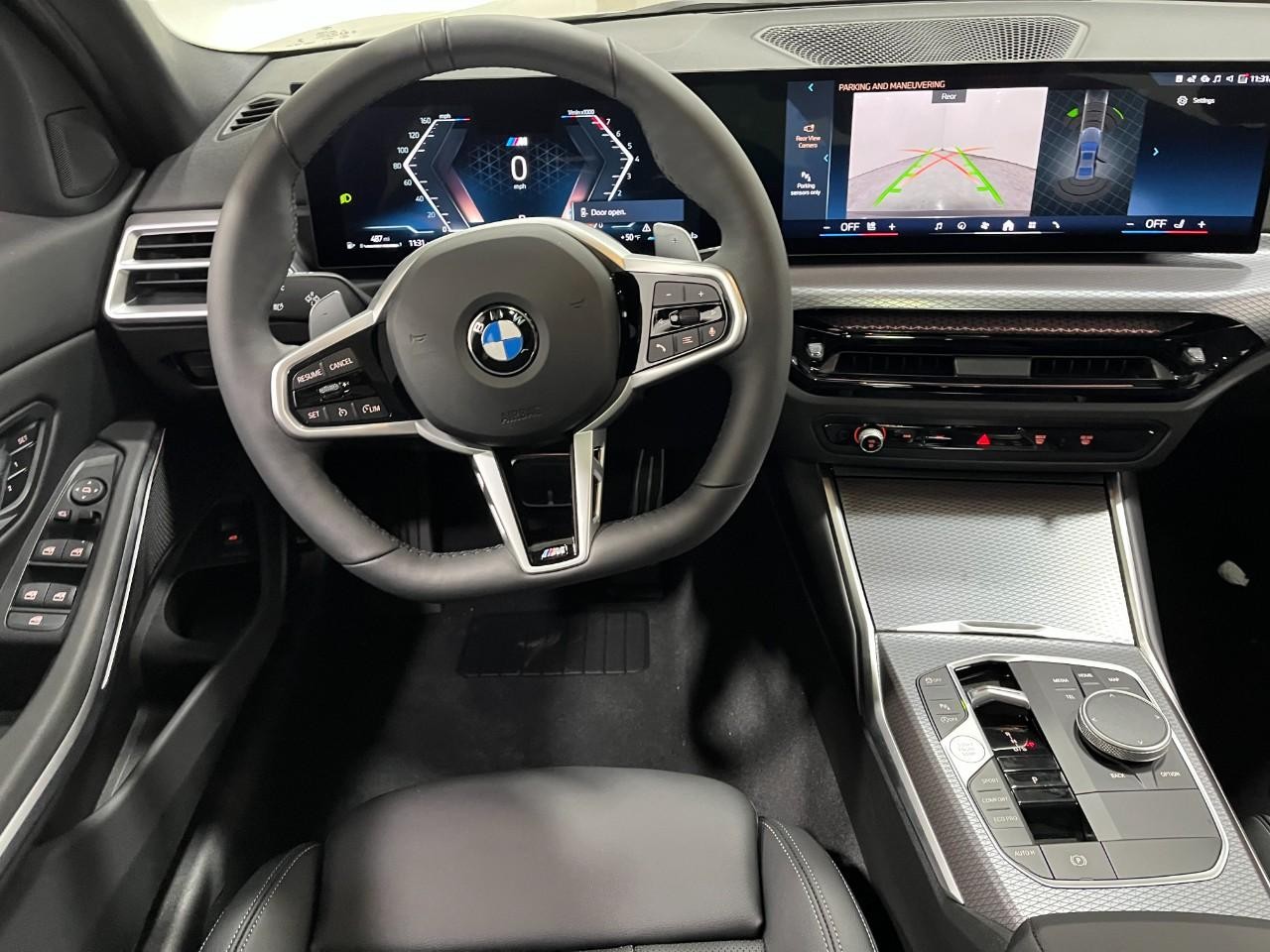 BMW 3 Series Vehicle Full-screen Gallery Image 15