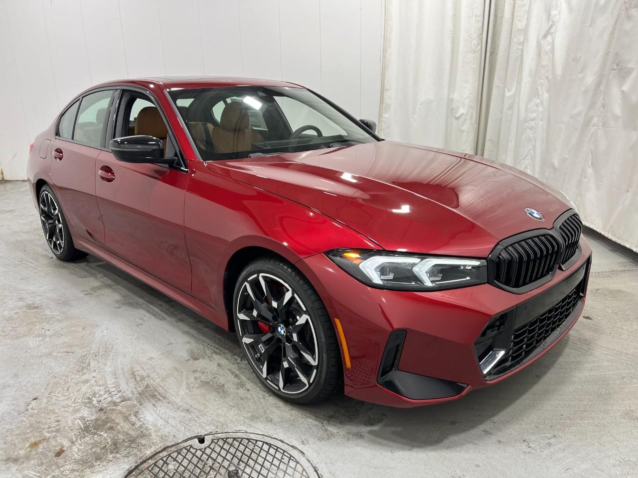 BMW 3 Series Vehicle Full-screen Gallery Image 6