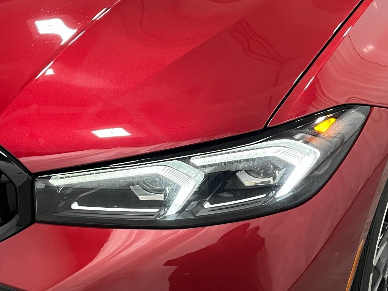 BMW 3 Series Vehicle Full-screen Gallery Image 9