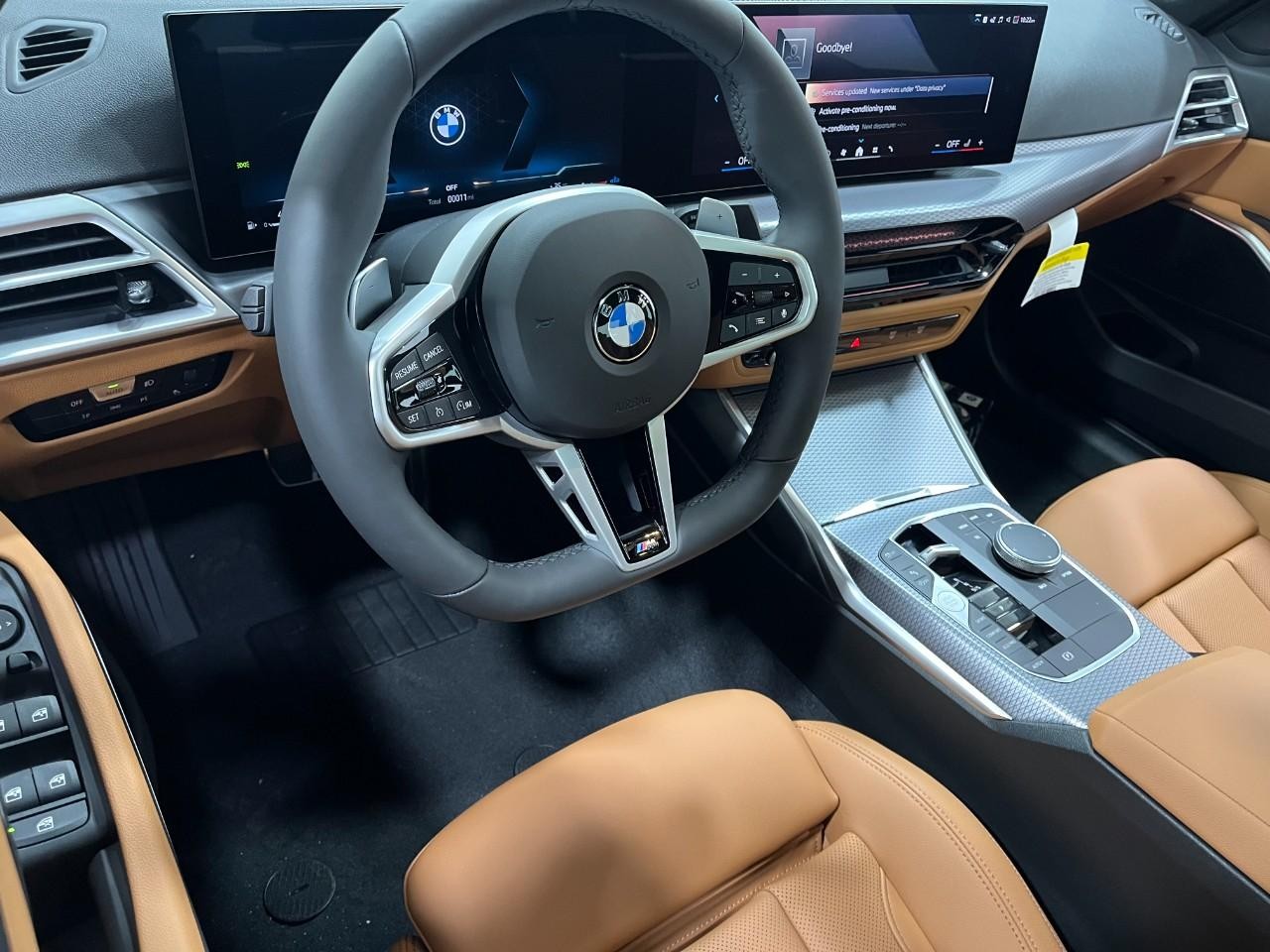 BMW 3 Series Vehicle Full-screen Gallery Image 20