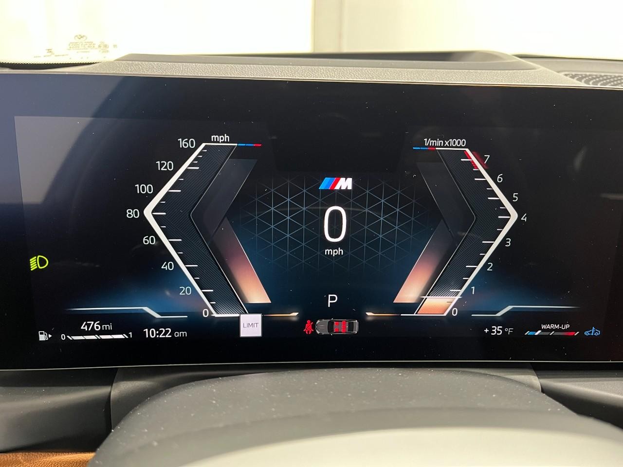 BMW 3 Series Vehicle Full-screen Gallery Image 24