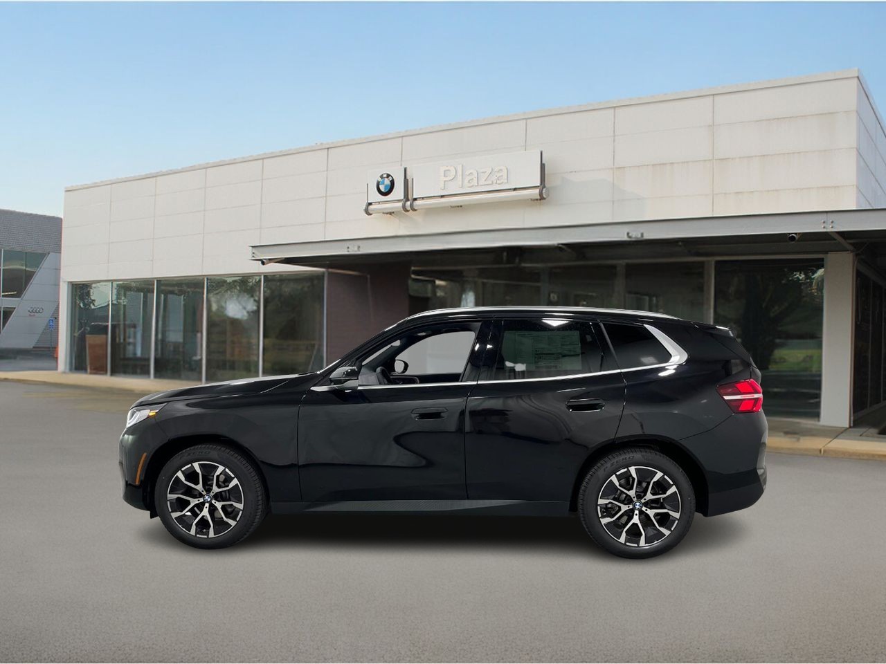 BMW X3 Vehicle Full-screen Gallery Image 2