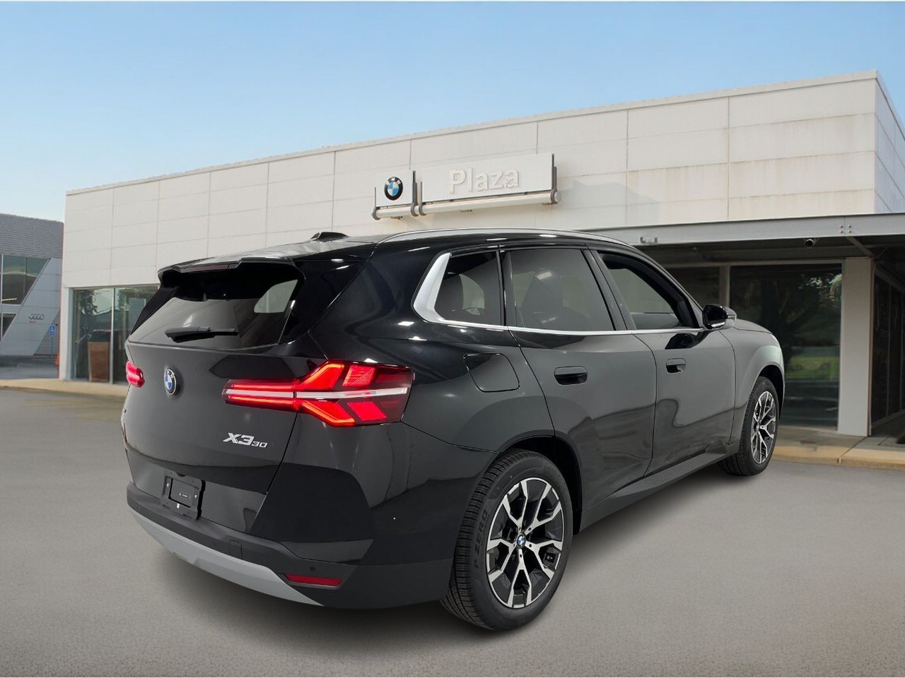 BMW X3 Vehicle Full-screen Gallery Image 4