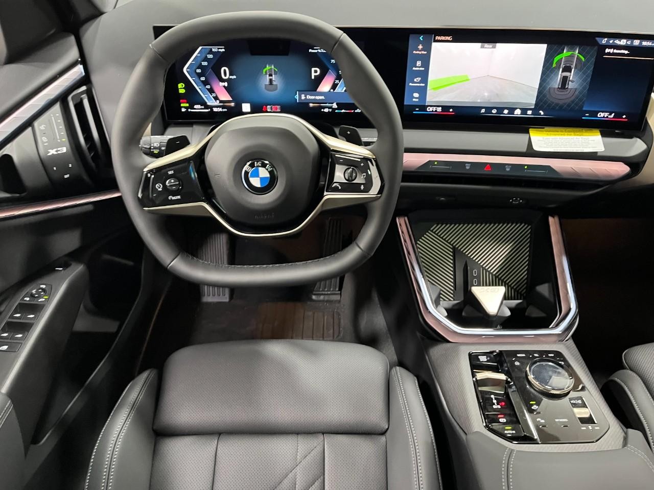 BMW X3 Vehicle Full-screen Gallery Image 15