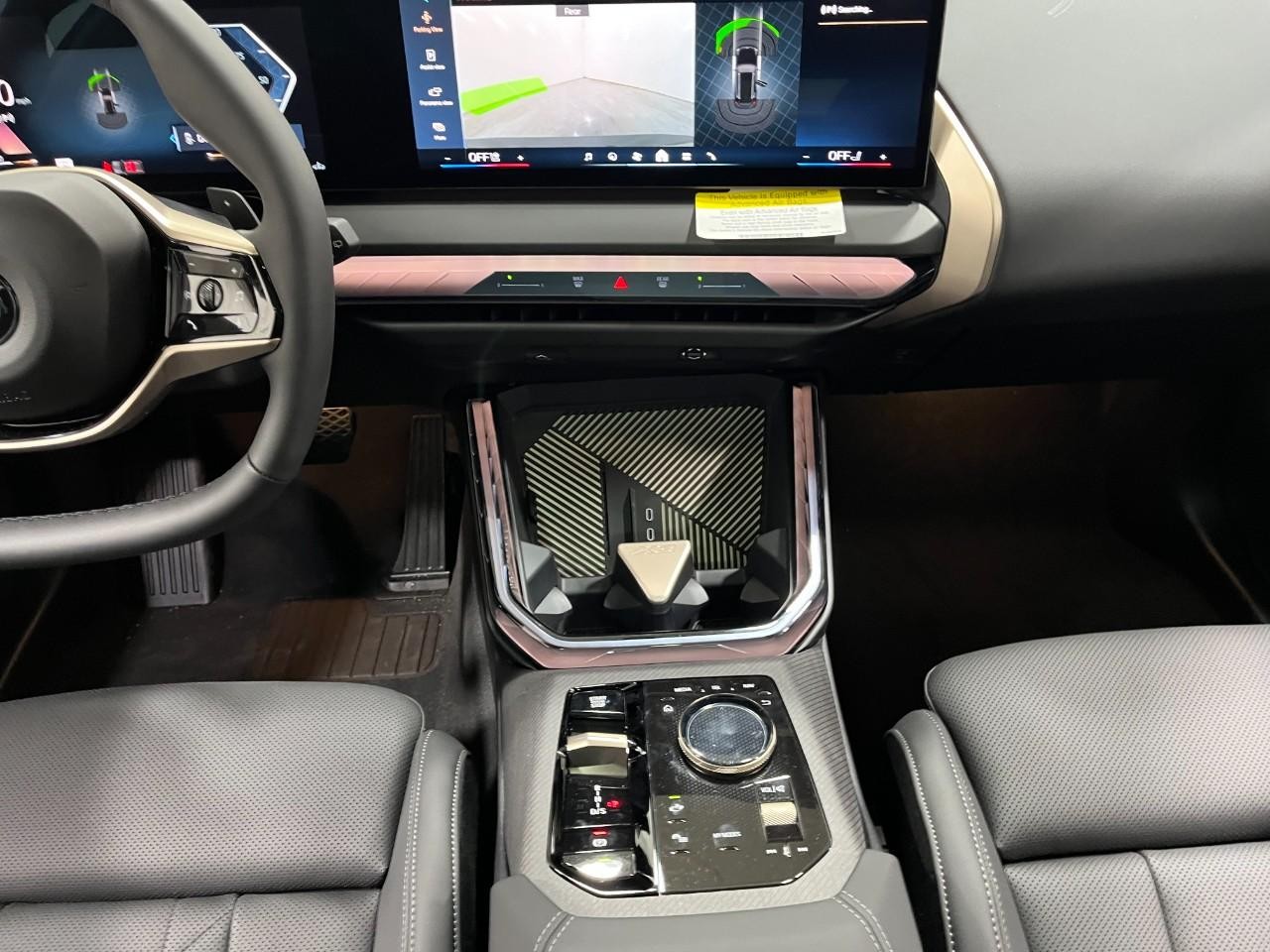 BMW X3 Vehicle Full-screen Gallery Image 16