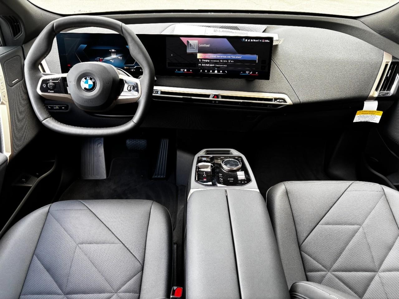 BMW iX Vehicle Full-screen Gallery Image 14