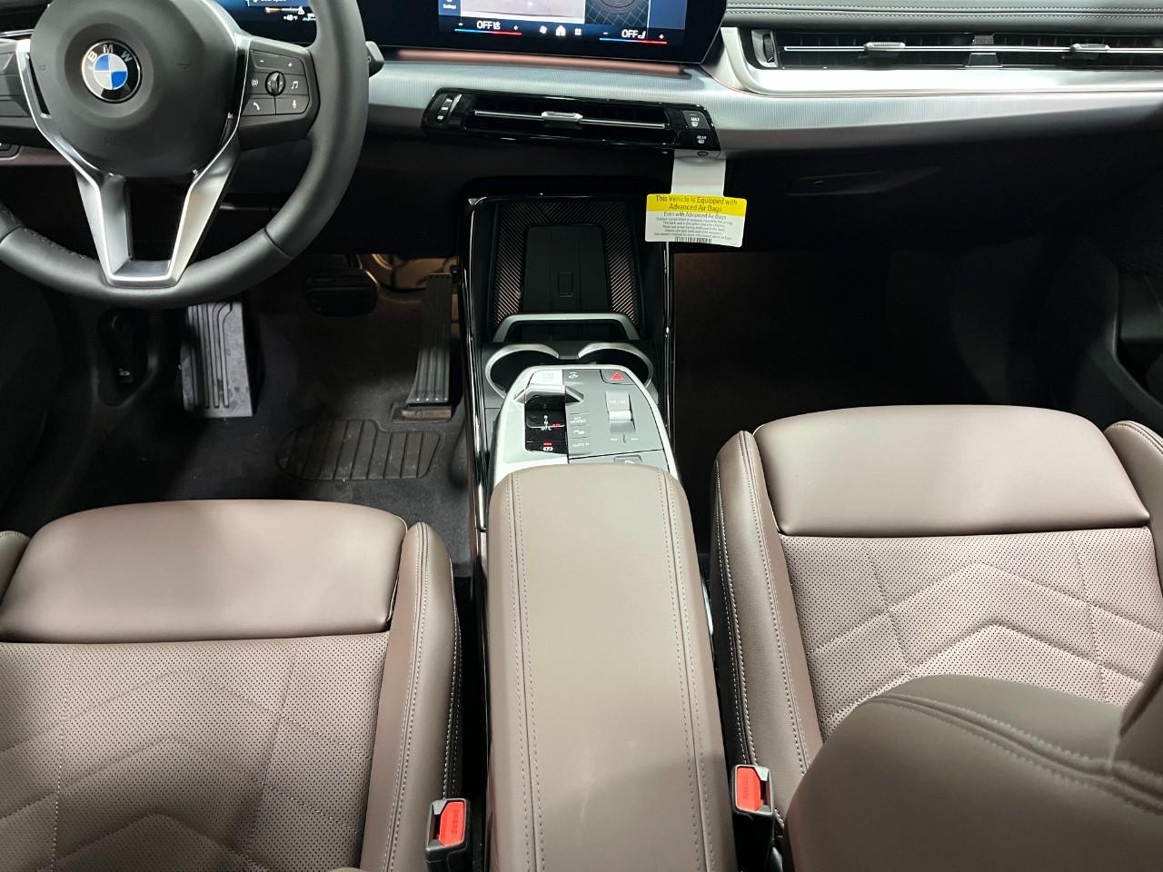 BMW X1 Vehicle Full-screen Gallery Image 17