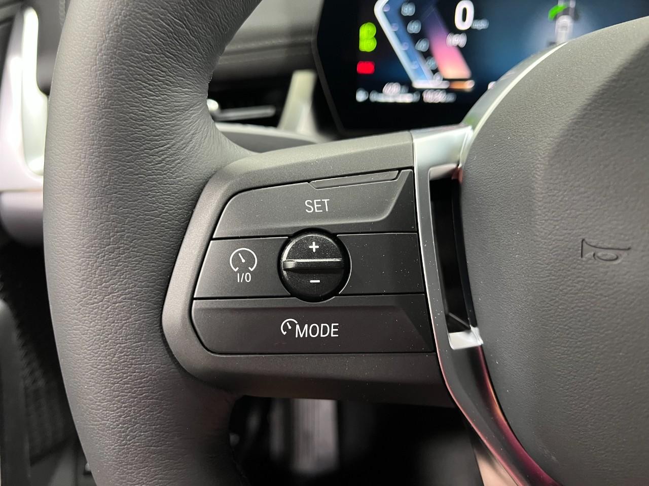 BMW X1 Vehicle Full-screen Gallery Image 21