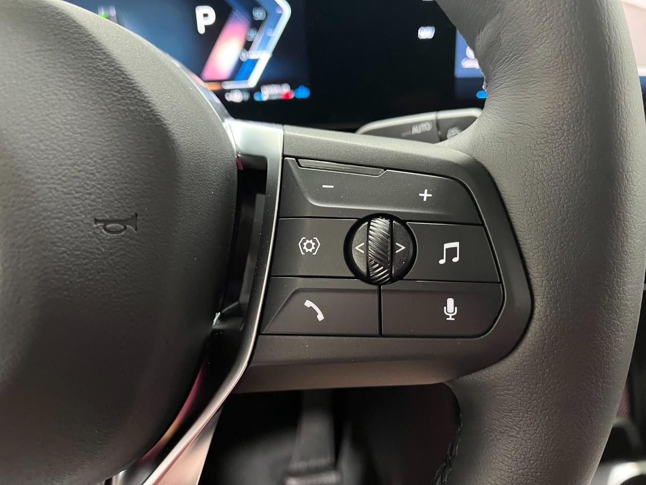 BMW X1 Vehicle Full-screen Gallery Image 23