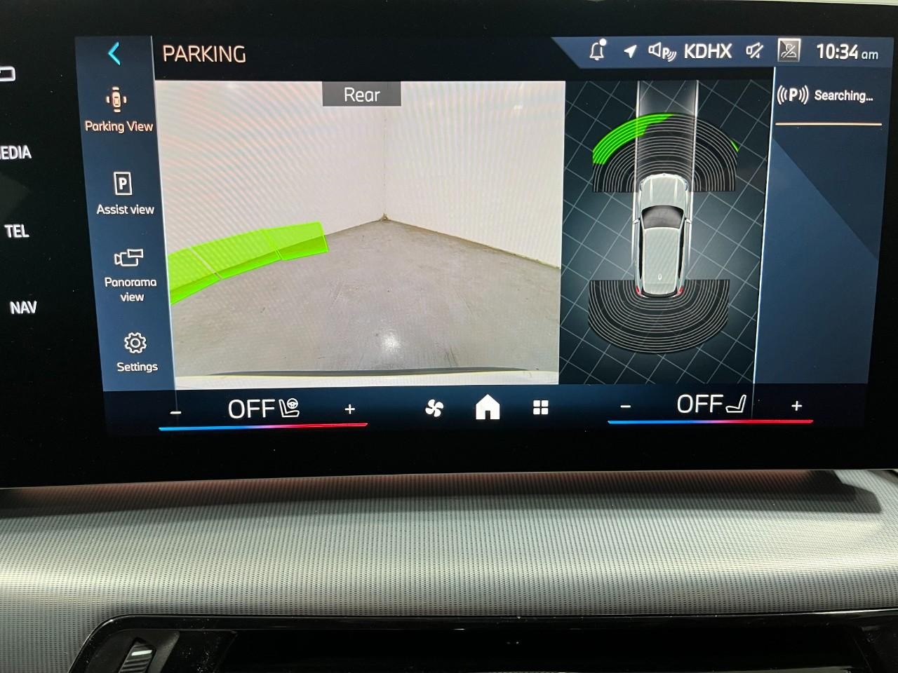 BMW X1 Vehicle Full-screen Gallery Image 25