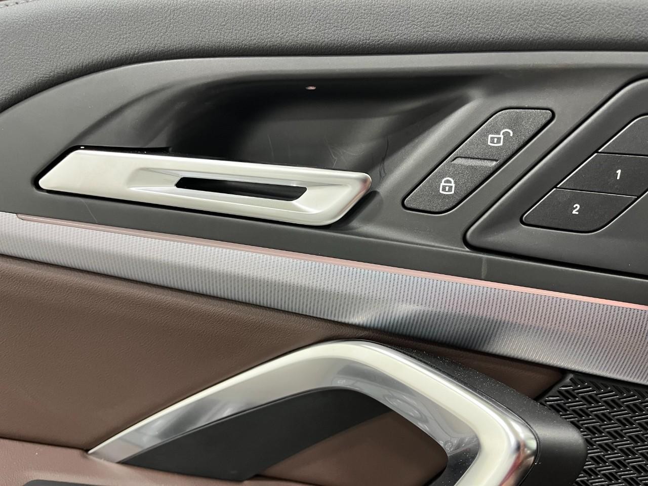 BMW X1 Vehicle Full-screen Gallery Image 31