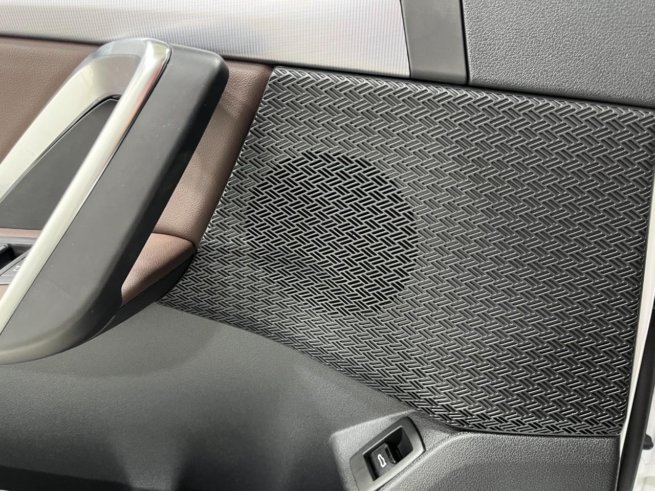 BMW X1 Vehicle Full-screen Gallery Image 34