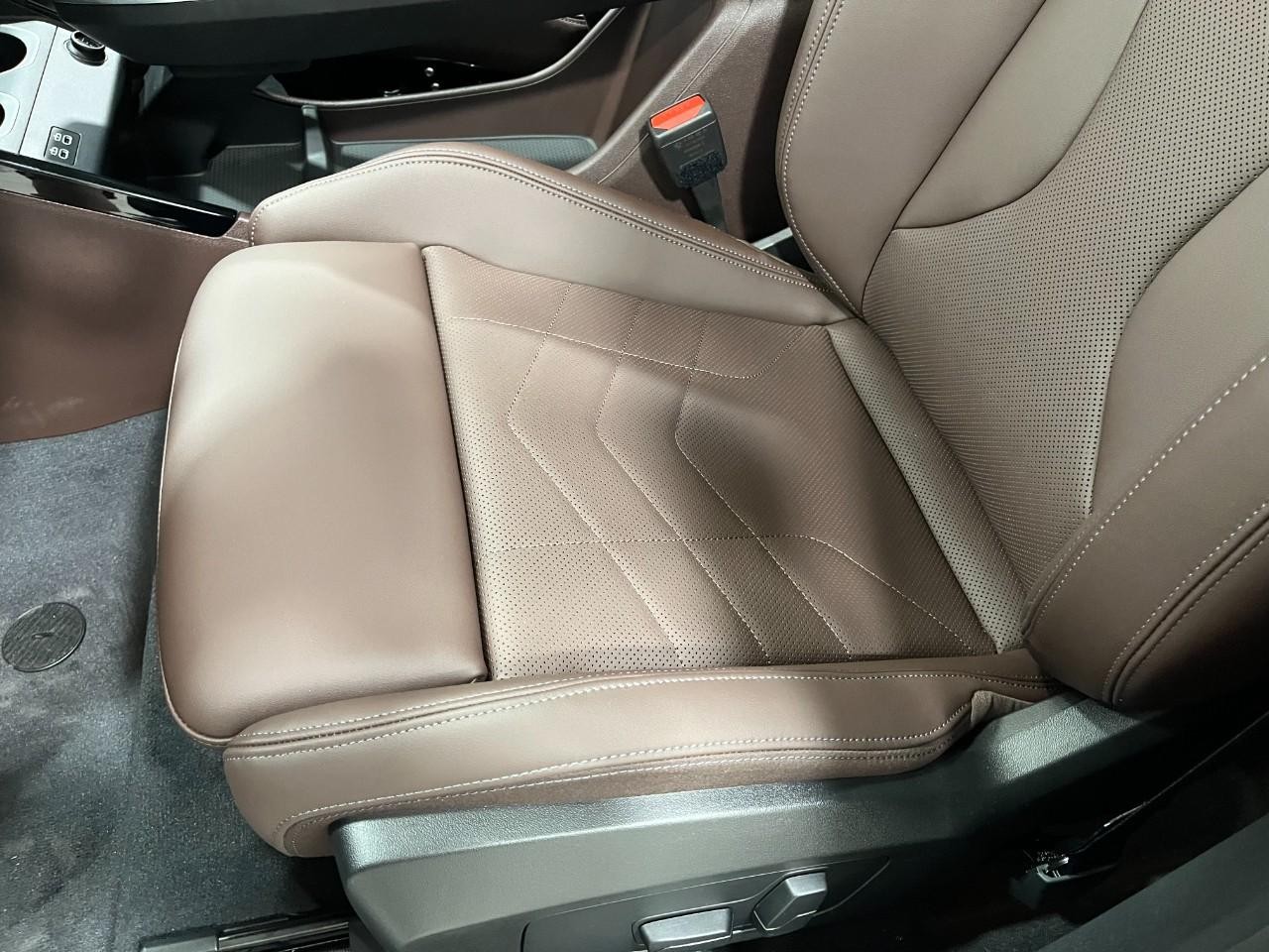 BMW X1 Vehicle Full-screen Gallery Image 37