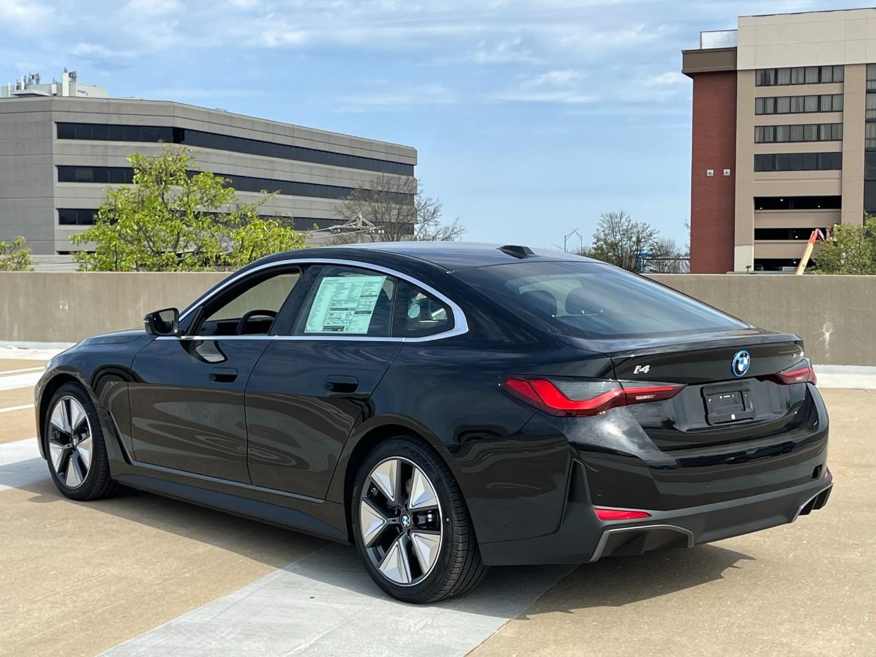 BMW i4 Vehicle Full-screen Gallery Image 3