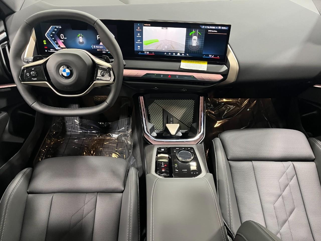 BMW X3 Vehicle Full-screen Gallery Image 14