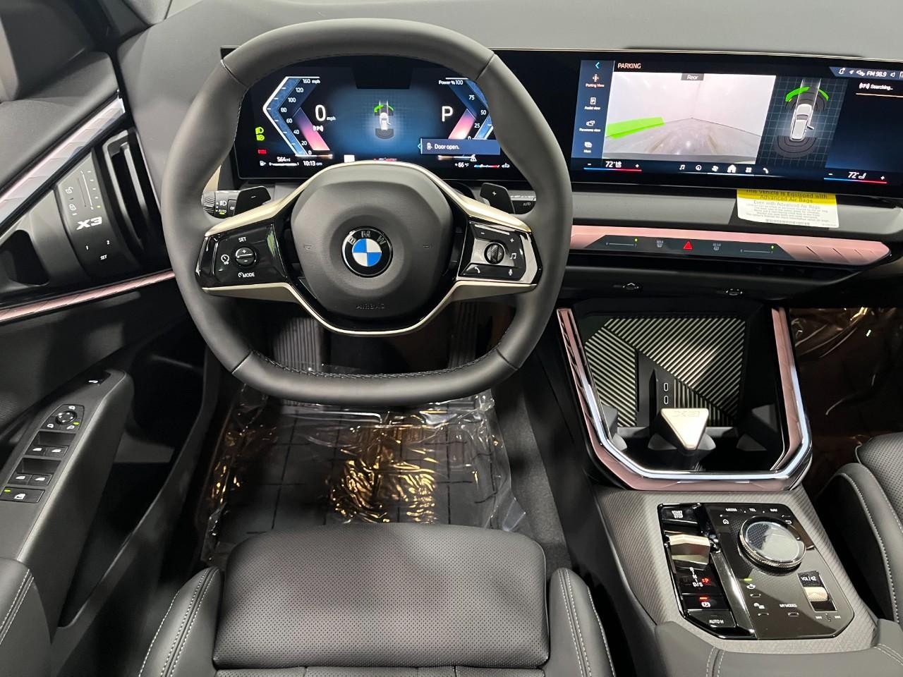 BMW X3 Vehicle Full-screen Gallery Image 15