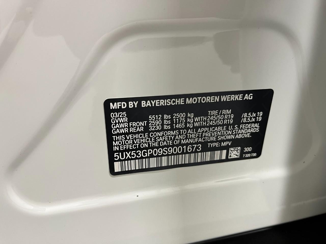 BMW X3 Vehicle Full-screen Gallery Image 37