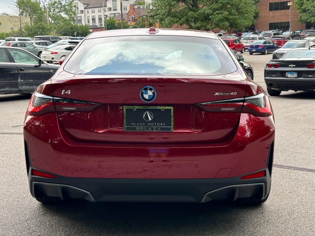 BMW i4 Vehicle Full-screen Gallery Image 10