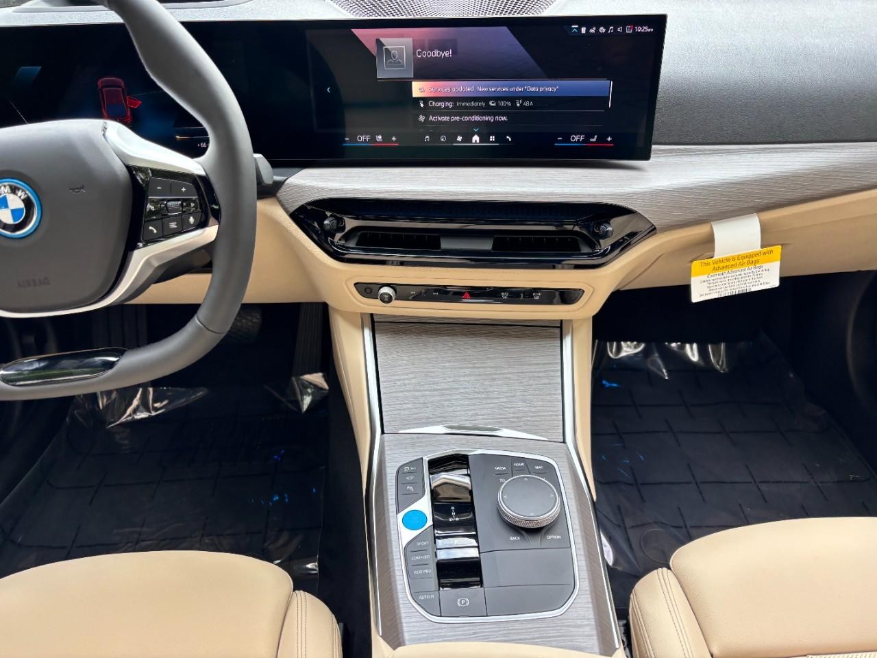 BMW i4 Vehicle Full-screen Gallery Image 16