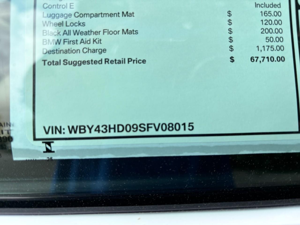 BMW i4 Vehicle Full-screen Gallery Image 43