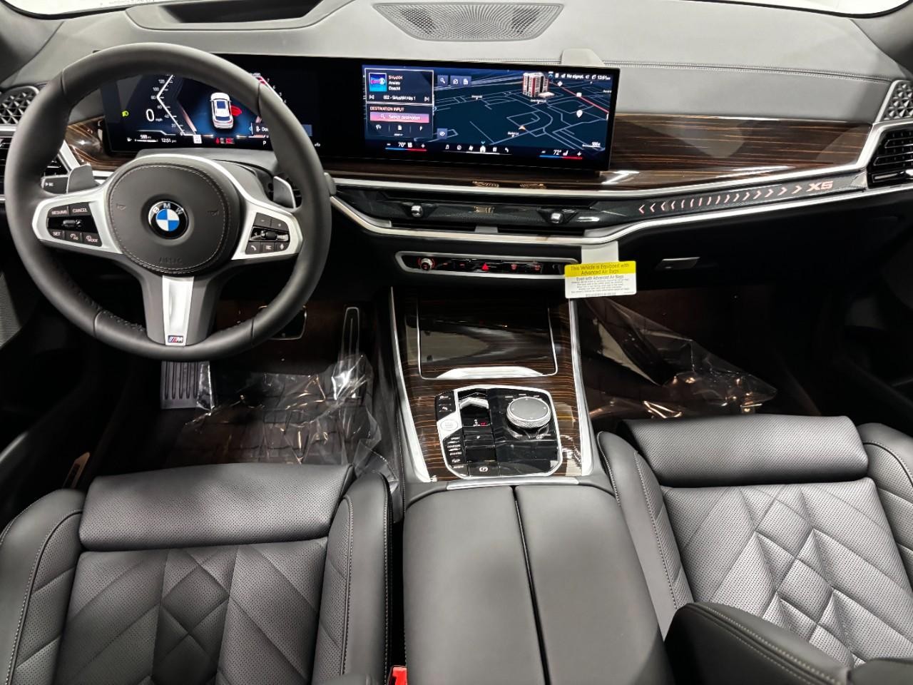 BMW X5 Vehicle Full-screen Gallery Image 14