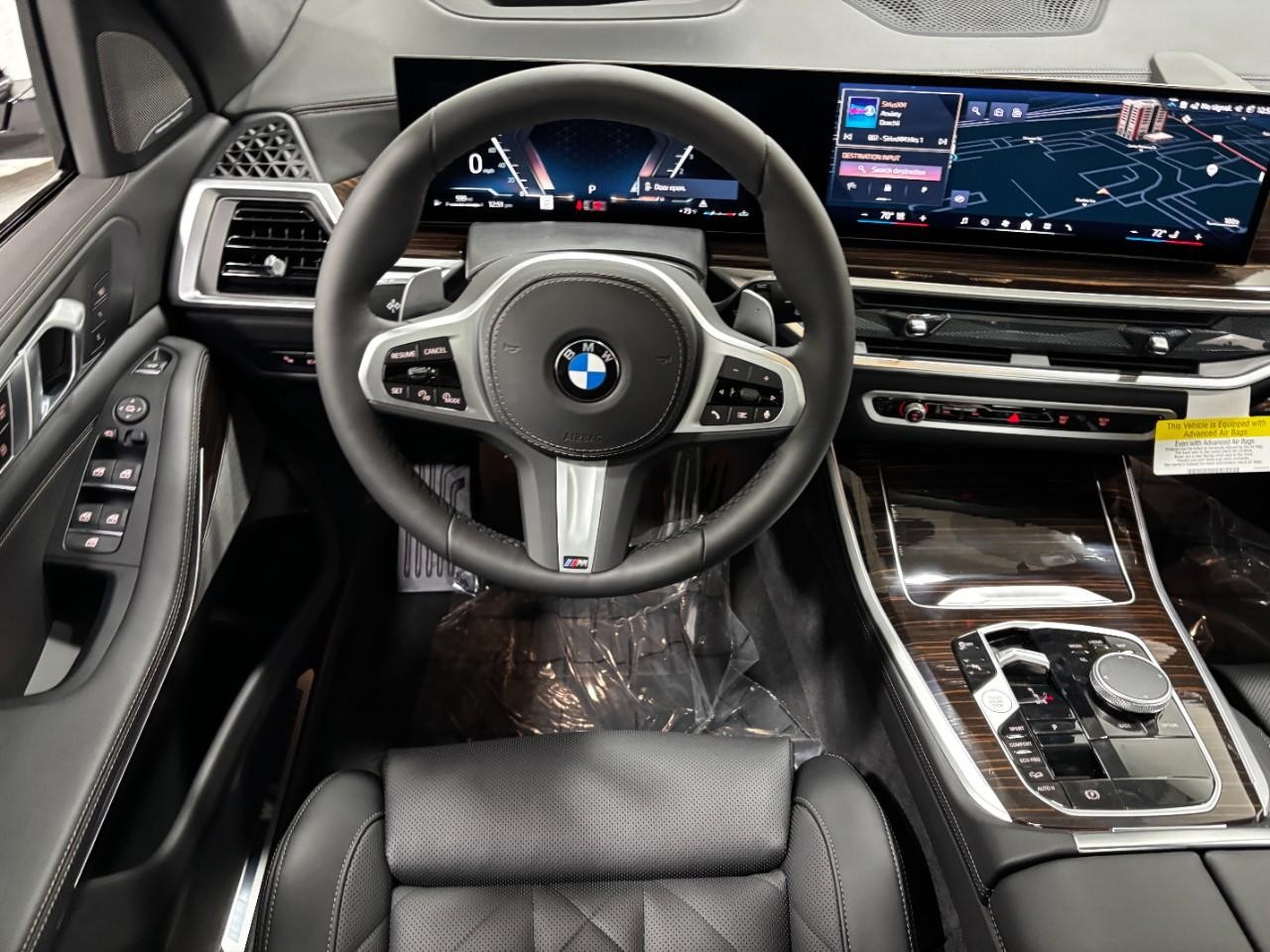 BMW X5 Vehicle Full-screen Gallery Image 15