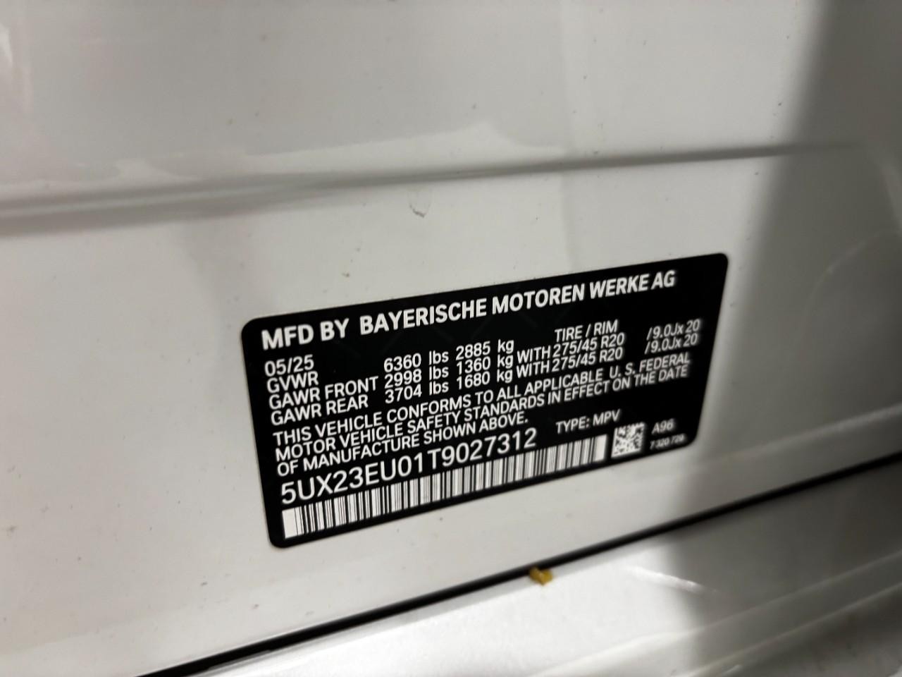 BMW X5 Vehicle Full-screen Gallery Image 40