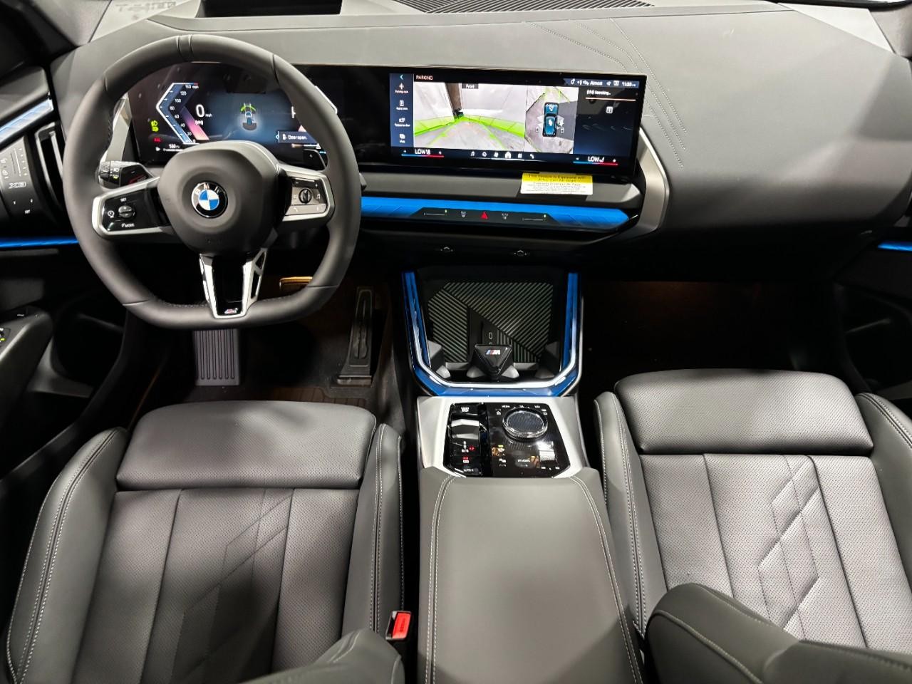 BMW X3 Vehicle Full-screen Gallery Image 14