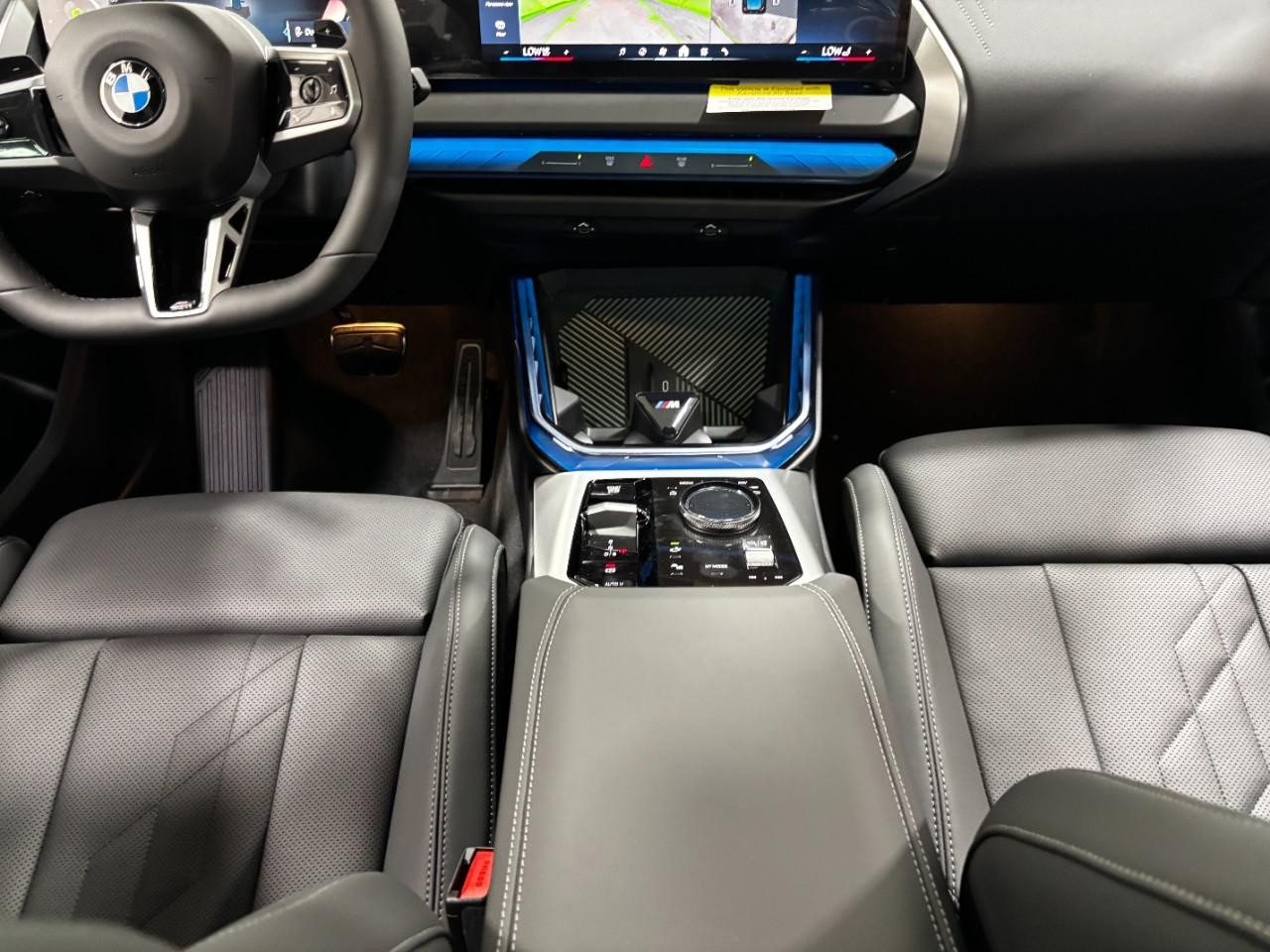 BMW X3 Vehicle Full-screen Gallery Image 17