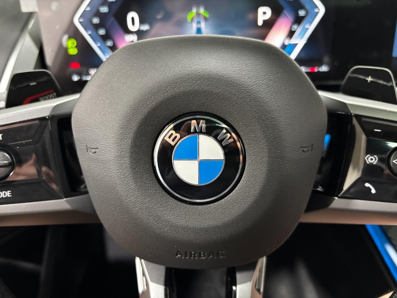 BMW X3 Vehicle Full-screen Gallery Image 22