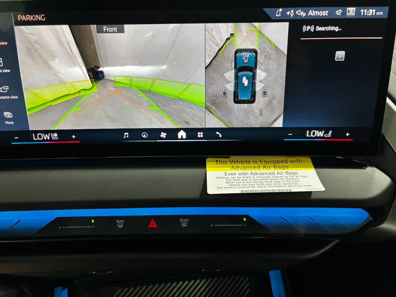 BMW X3 Vehicle Full-screen Gallery Image 25