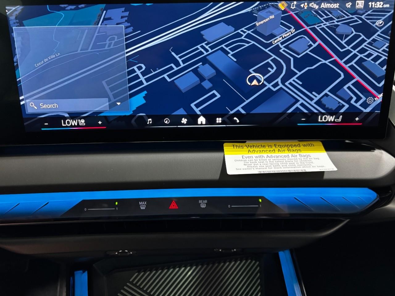 BMW X3 Vehicle Full-screen Gallery Image 27