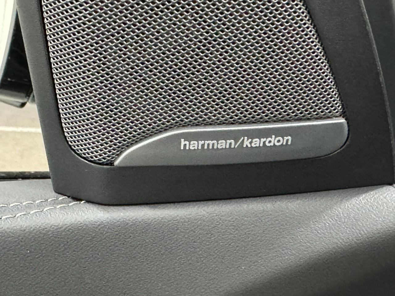 BMW X5 Vehicle Full-screen Gallery Image 23