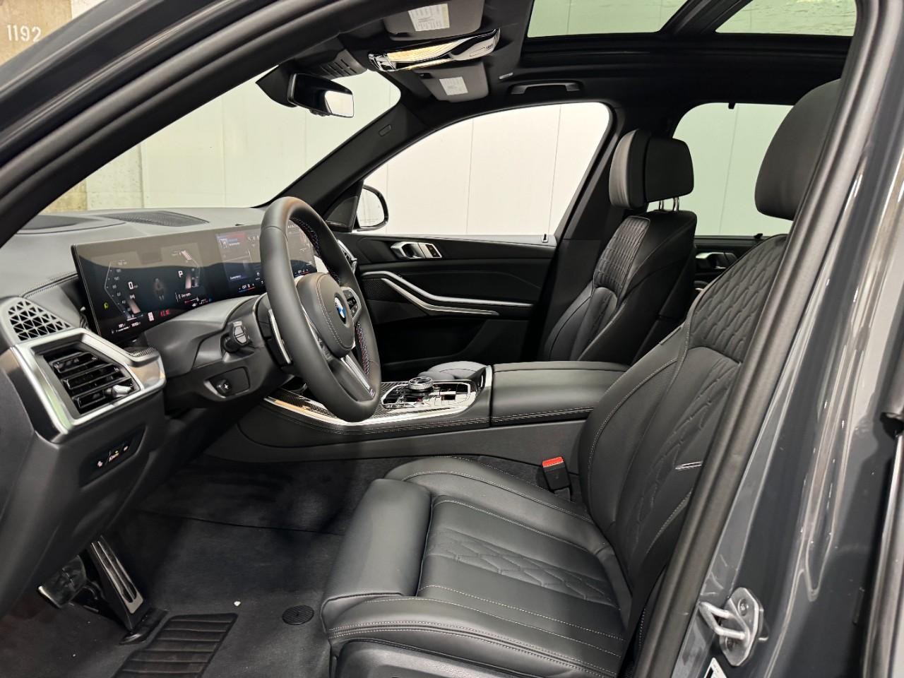 BMW X5 Vehicle Full-screen Gallery Image 27