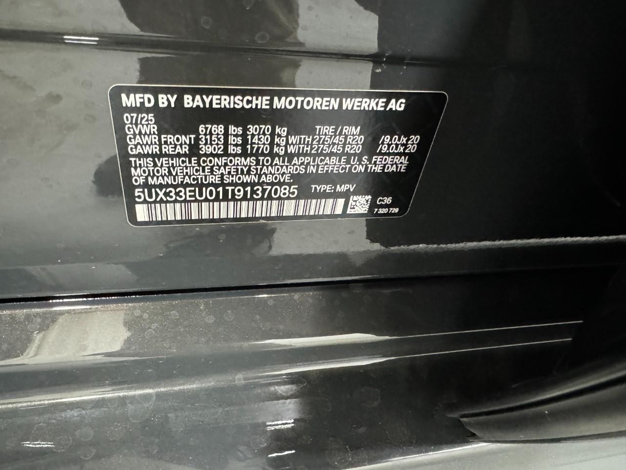 BMW X5 Vehicle Full-screen Gallery Image 35