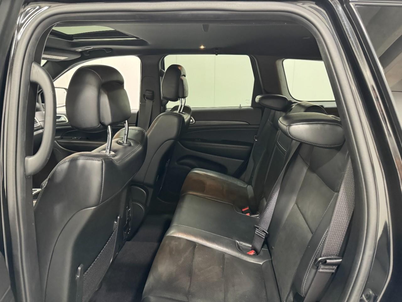 Jeep Grand Cherokee Vehicle Full-screen Gallery Image 8