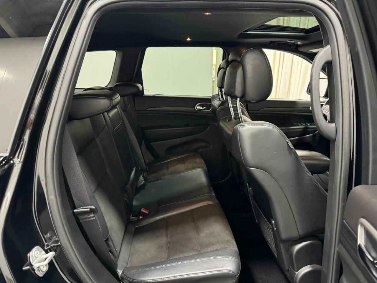 Jeep Grand Cherokee Vehicle Full-screen Gallery Image 10