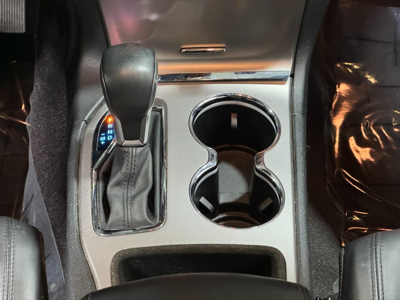 Jeep Grand Cherokee Vehicle Full-screen Gallery Image 15