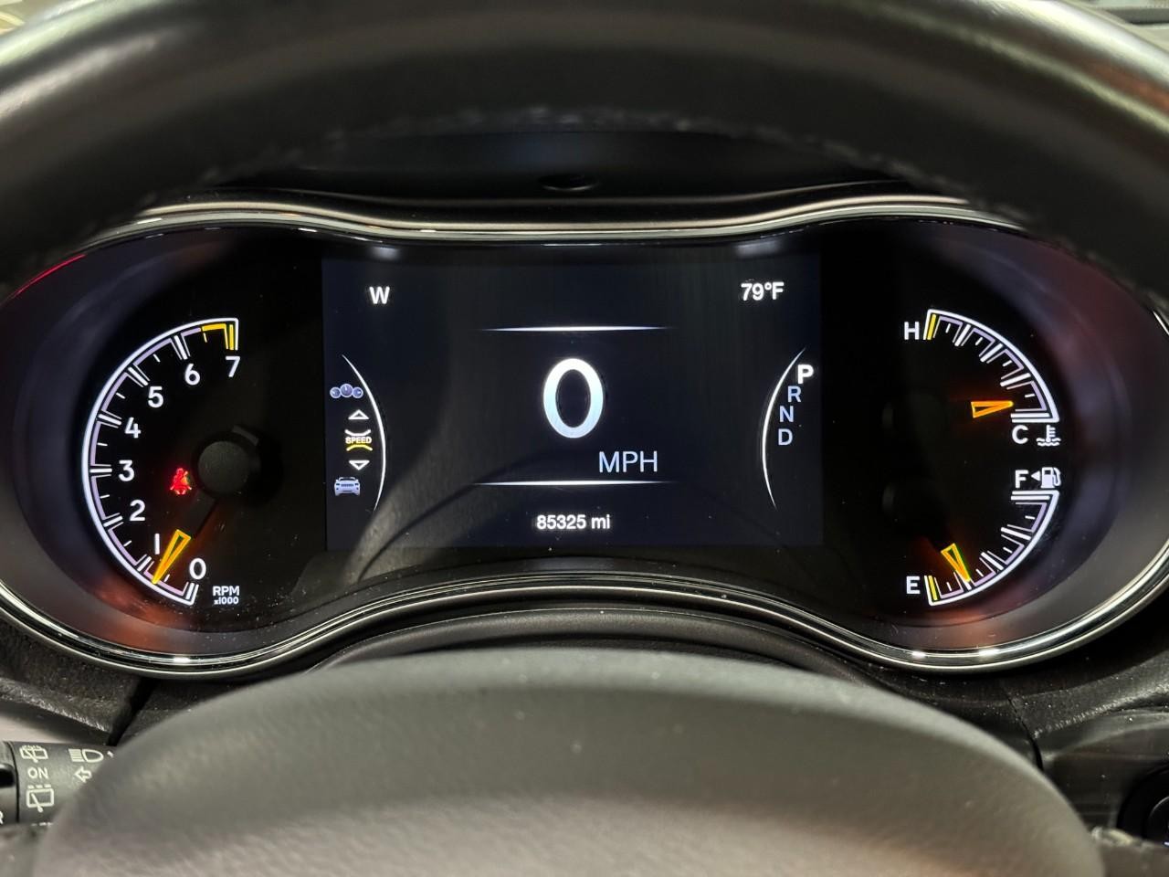 Jeep Grand Cherokee Vehicle Full-screen Gallery Image 28