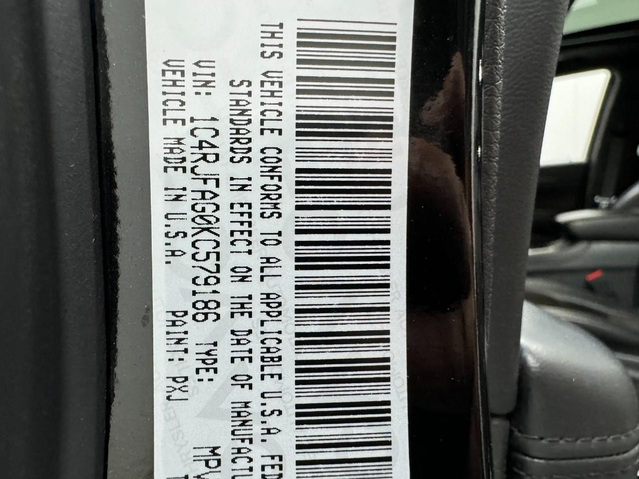 Jeep Grand Cherokee Vehicle Full-screen Gallery Image 30