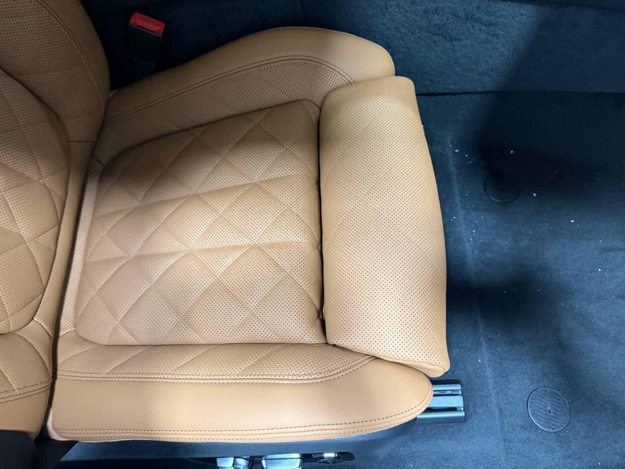 BMW X6 Vehicle Full-screen Gallery Image 19