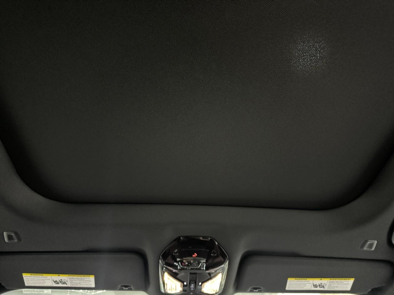 BMW 7 Series Vehicle Full-screen Gallery Image 11