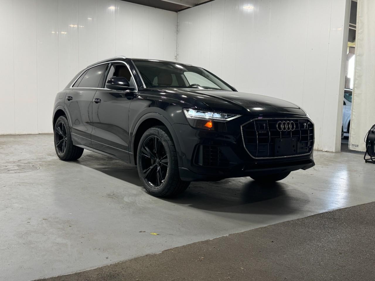 Audi Q8 Vehicle Full-screen Gallery Image 6